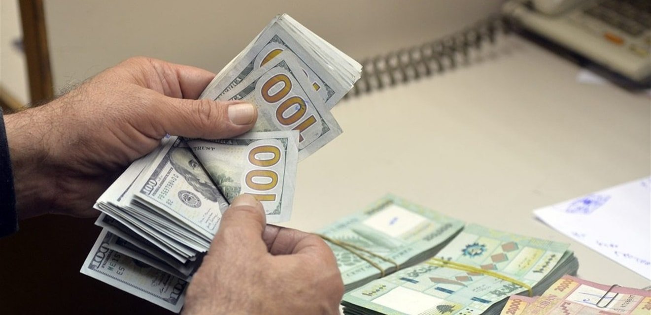 ازمة رواتب لدى حركة فتح في لبنان .