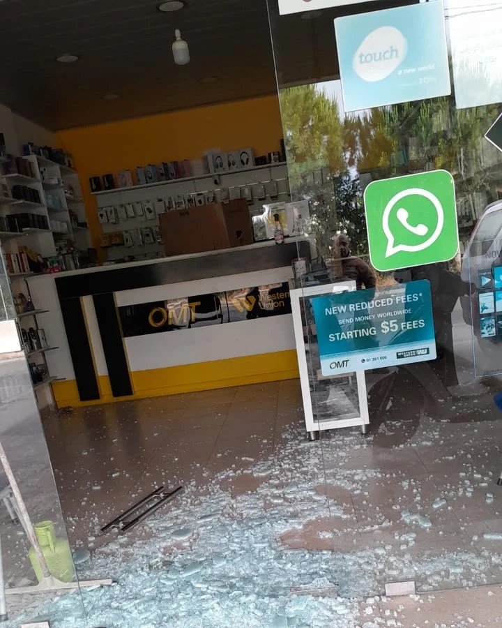 سرقة مكتب omt  في بلدة ارزي ليلا