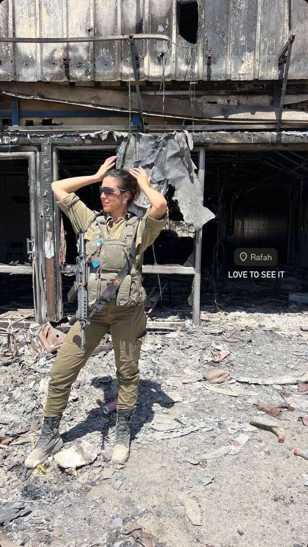 جنود الإحتلال يكتبون كلمات مسيئة للنبي محمد و يحولون مسجدا لمطعم