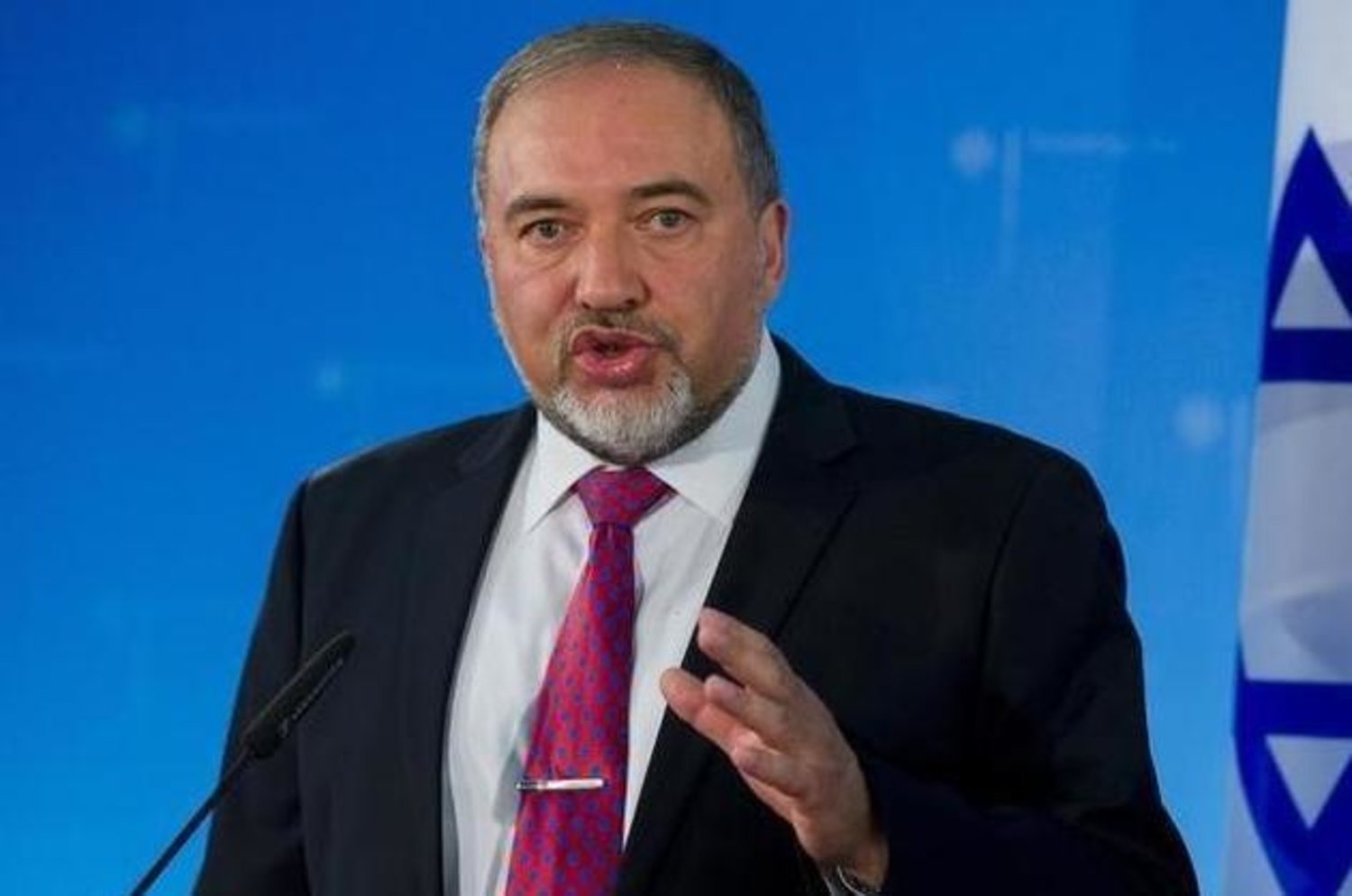 ذعر في اسرائيل من نتائج الإنتخابات الفرنسية ودعوة ليهود فرنسا للهجرة منها .