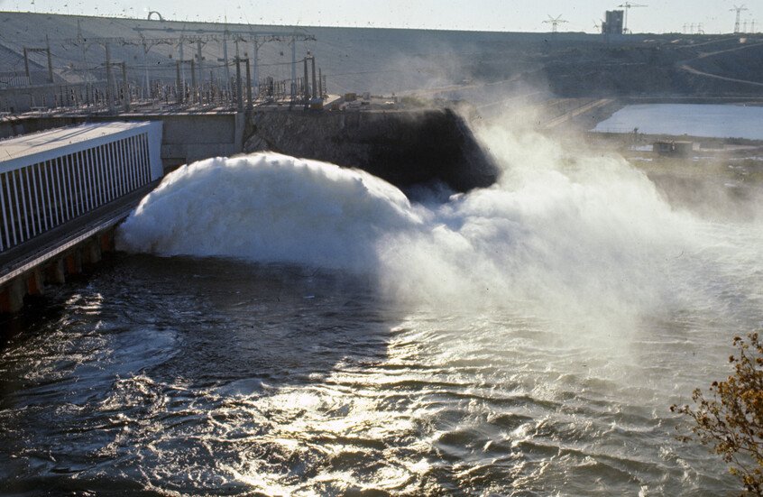 اسرائيل تلمح لقصف السد العالي واغراق مصر !