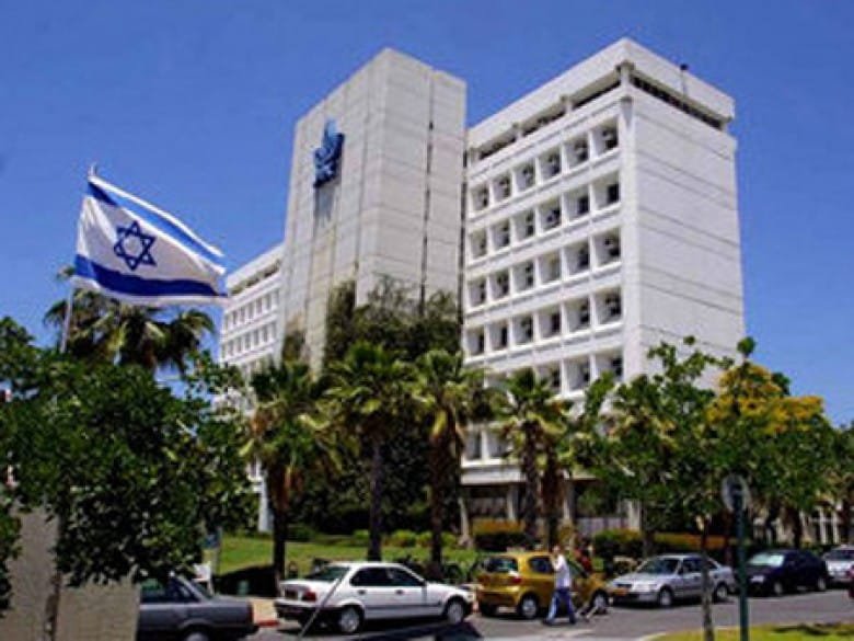 عميل للموساد يتسبب بمصرع كامل أسرته : سامحوني !